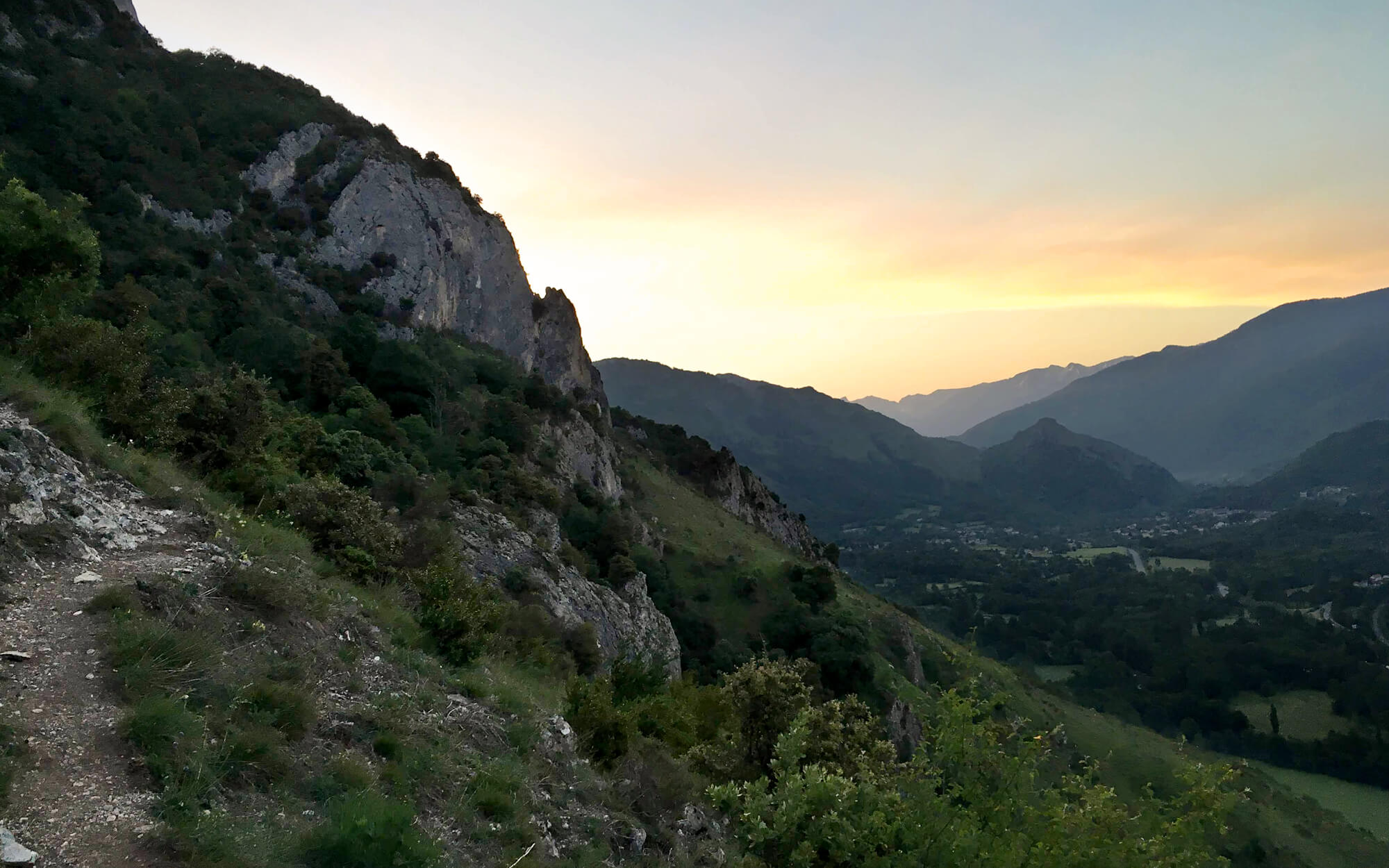 Réveil matinal pour une marche d'approche avec vue